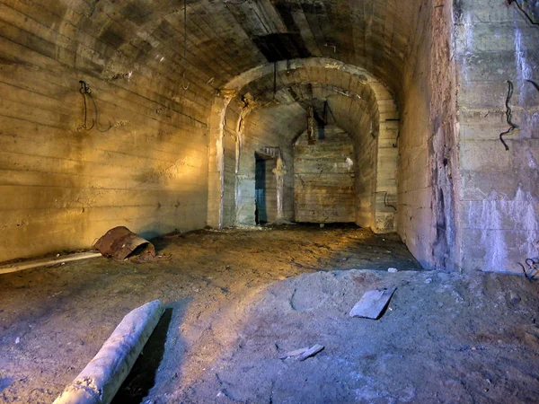 Подземный Тоннель Заброшенной Шахты — стоковое фото