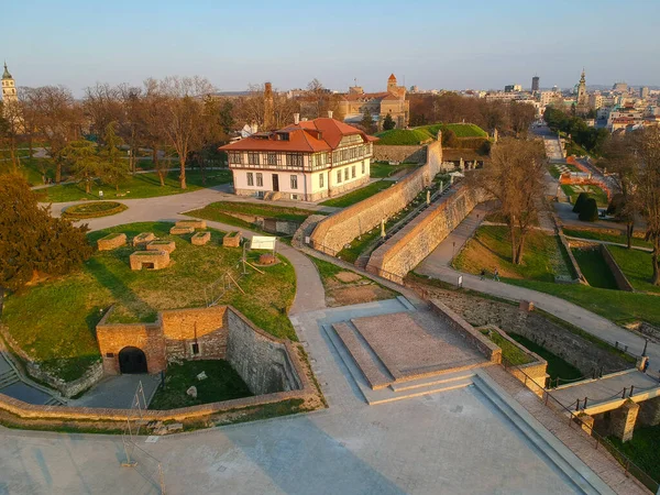 Sırbistan 'ın Belgrad kentindeki eski Kalemegdan kalesi