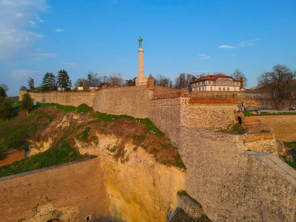 Sırbistan 'ın Belgrad kentindeki eski Kalemegdan kalesi
