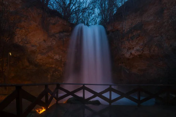 Der Wasserfall Veliki Buk Lisine Abend — Stockfoto