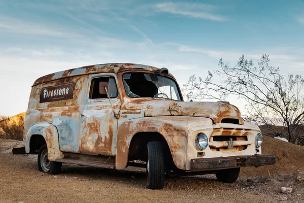 Старий іржавий вантажівка Нельсон місто-привид, США — стокове фото