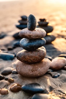 Akşam Beach California dengeli taşlara