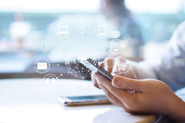 Mobil ödeme, daire küresel ve simge müşteri ağı kullanan adam