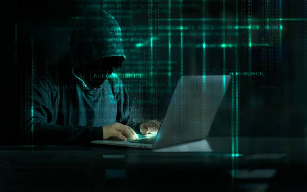 Cyber ataku hakera za pomocą komputera z kodem na interfejs cyfrowy — Zdjęcie stockowe