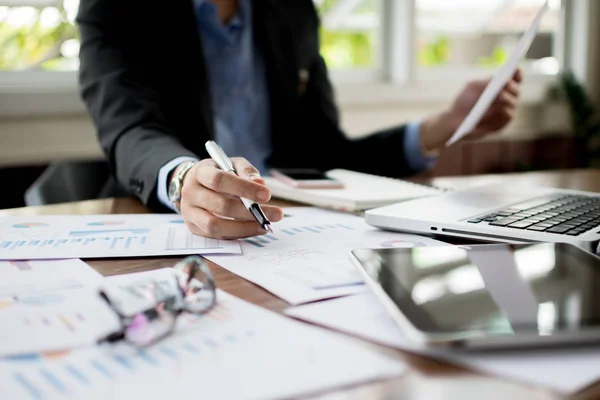 Mujer de negocios asiática — Foto de Stock