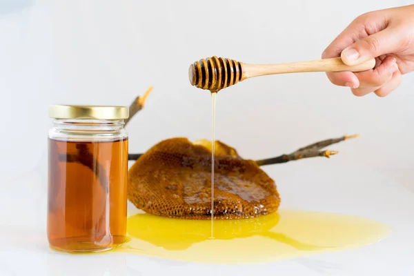 Honung med honeycomb — Stockfoto