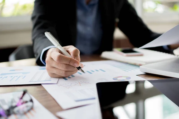 Mujer de negocios asiática — Foto de Stock