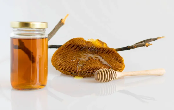 Honung med honeycomb — Stockfoto