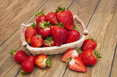 Olgun kırmızı çilek