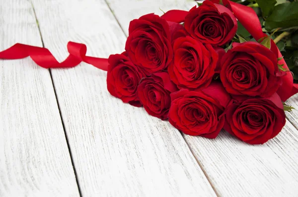 Hermosas rosas rojas — Foto de Stock