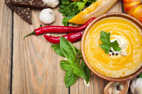 Balkabağı çorbası.