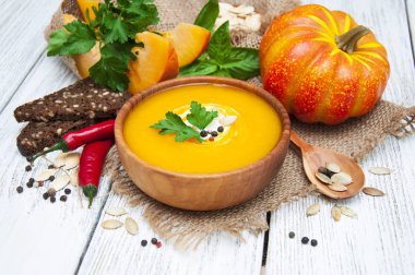 Balkabağı çorbası.