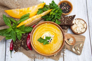 Balkabağı çorbası.