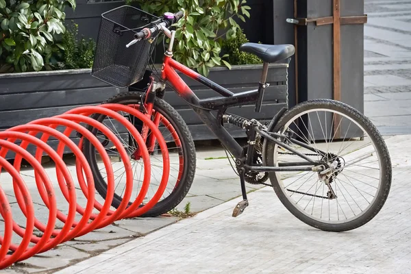 A parkolás a kerékpár — Stock Fotó