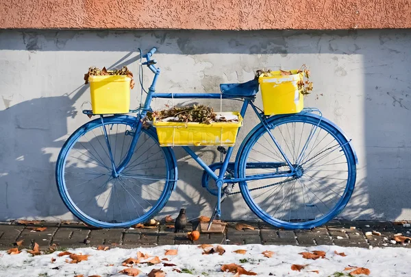 Régi kék kerékpár — Stock Fotó