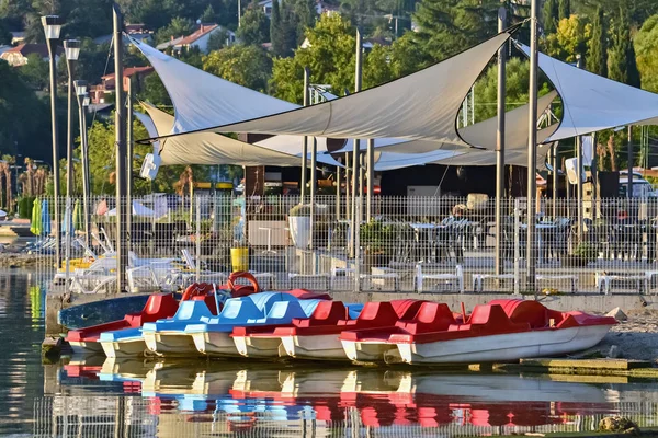 Tretboote am Strand — Stockfoto