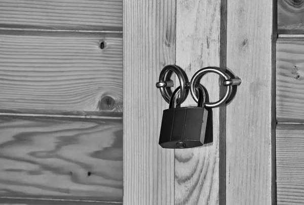 Hangslot op de deur — Stockfoto
