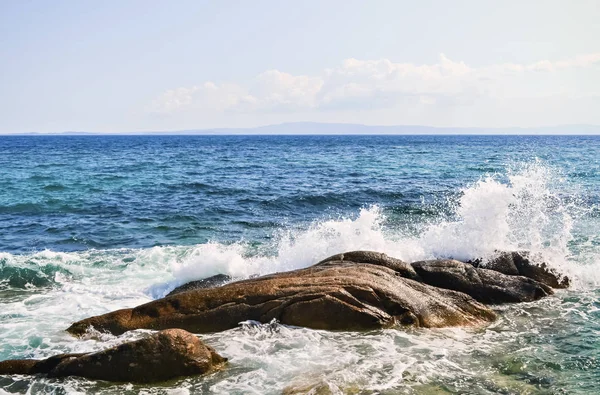 Paisaje marino con rocas — Foto de Stock