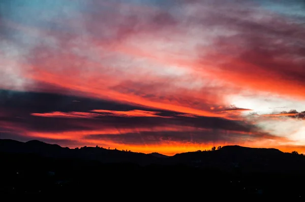 Ein Sonnenuntergang Voller Farben Und Kontraste — Stockfoto