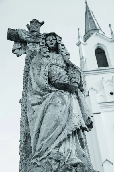 Estatua de Santa María en el cementerio de Boleslaw (Polonia ) — Foto de Stock