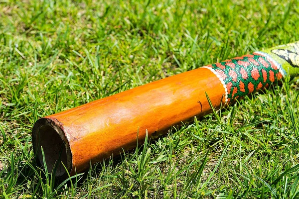 Didgeridoo - instrumento tradicional de música aborigen — Foto de Stock