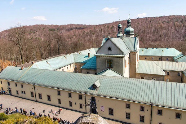 Krzeszowice (Polonya yakınındaki Czerna içinde Dicalced Carmelites'sinin Manastırı)