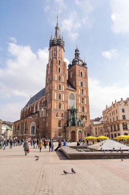 St Mary's Basilica Pazar Meydanı (Polonya Krakow)