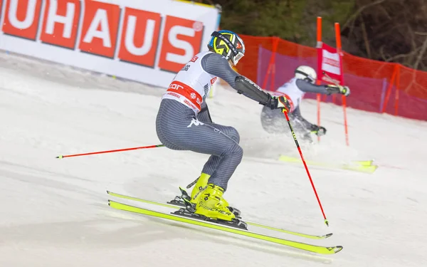 Manfred Moeigg (ITA) and competitor in the parallel slalom downh — Stock Photo, Image