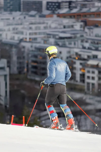 Stockholm Sweden Jan 2017 Mattas Hargin Inspecionando Pista Esqui Usada — Fotografia de Stock