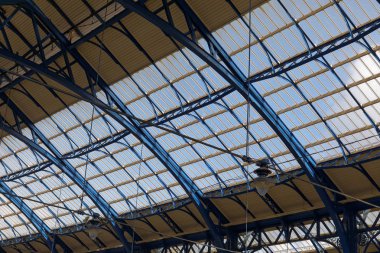 Brighton, İngiltere'de güzel tren istasyonu tavan