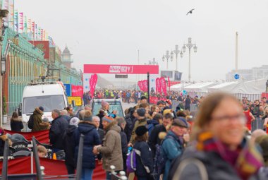 Brighton, İngiltere - 26 Şubat 2017 Vitality Brighton yarı maratonunun bitiş bölgesi. 26 Şubat 2017, Brighton, İngiltere