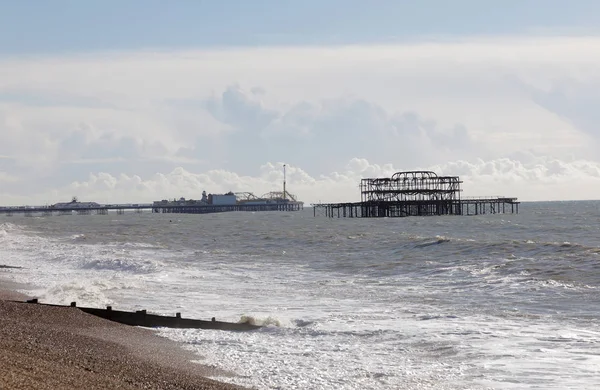 Muelle Oeste Este Brighton Nubes Fondo — Foto de Stock