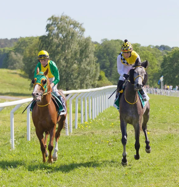 Stockholm Sveç Haziran 2017 Iki Jockeys Gardet Nationaldags Galoppen Dörtnala — Stok fotoğraf