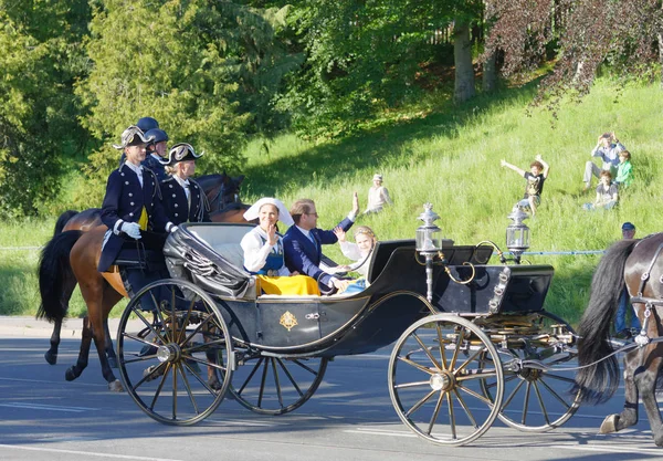 La princesa sueca Victoria, el príncipe Daniel y la princesa —  Fotos de Stock