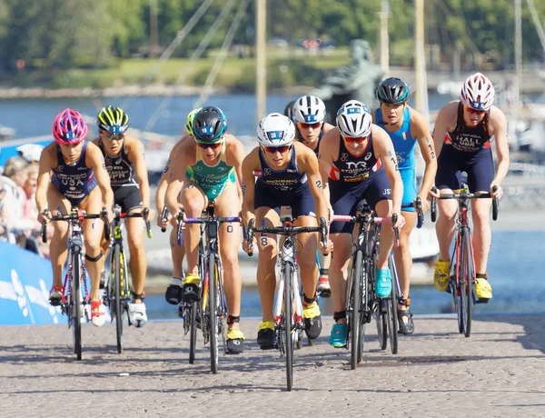 Stockholm Aug 2017 Klimmende Groep Vrouwelijke Triatleet Fietsers Women Itu — Stockfoto