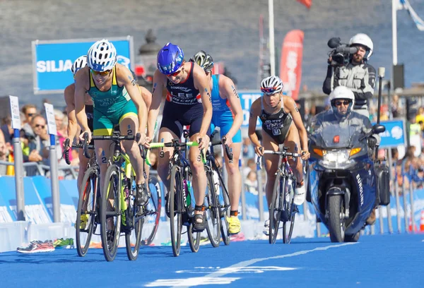 Stockholm Aug 2017 Grupp Kämpande Kvinnliga Triathletcyklister Lee Gentle Miller — Stockfoto