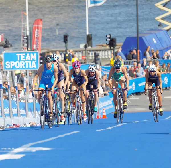 Stockholm Agosto 2017 Gruppo Combattenti Ciclisti Donna Triatleta Betto Van — Foto Stock