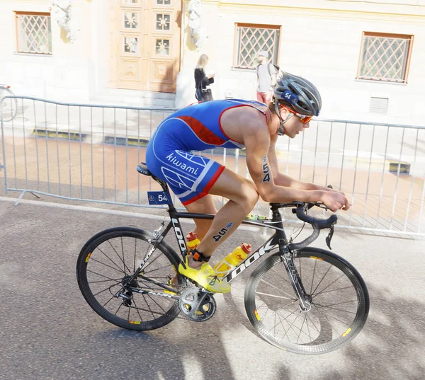 Stockholm - 26 Ağustos 2017: İsveç 'in Stockholm kentinde düzenlenen Erkekler Itu Dünya Triatlon Şampiyonası' nda triatloncu Andrey Moiseenko 'nun (Rus) yan görünümü