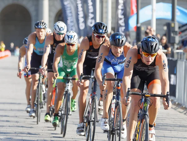 Stockholm Aug 2017 Group Fighting Male Triathlete Cyclists Audience Background — Stock Photo, Image