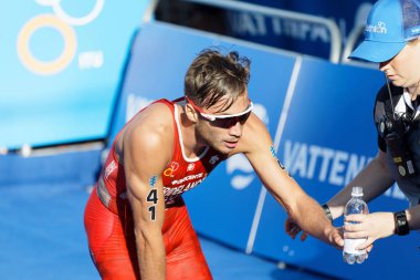 Triatlet Sylvain Fridelance (Sui) yarıştan sonra yorgun