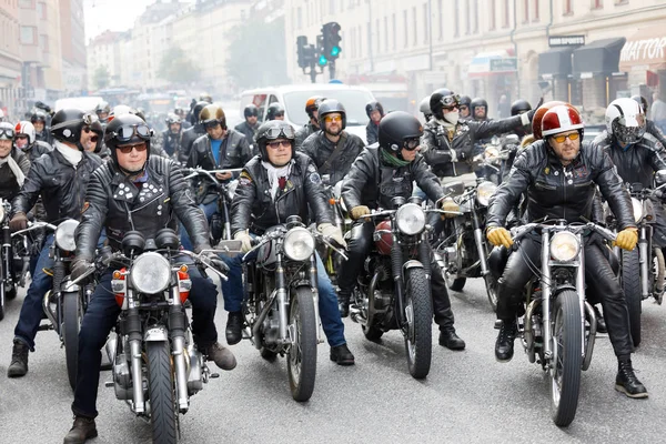 Stockholm Sweden Sept 2017 Motociclistas Roupas Couro Aguardando Início Evento — Fotografia de Stock