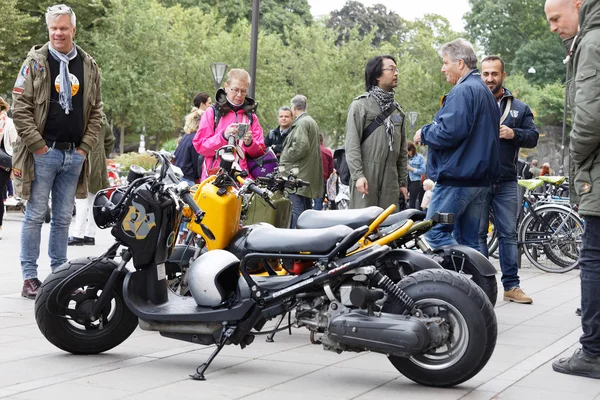 Stockholm Suécia Sept 2017 Pessoas Admirando Uma Motocicleta Espetacular Evento — Fotografia de Stock