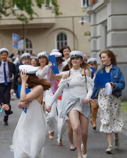 Stockholm Suède Juin 2017 Des Adolescents Heureux Portant Des Casquettes — Photo