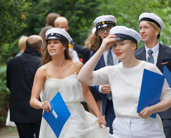 Estocolmo Suecia Jun 2017 Estudiantes Suecos Felices Con Gorras Graduación —  Fotos de Stock