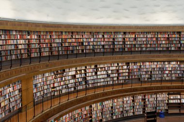 Stockholm Şehir Kütüphanesi Interiour Stadsbibliotek denir