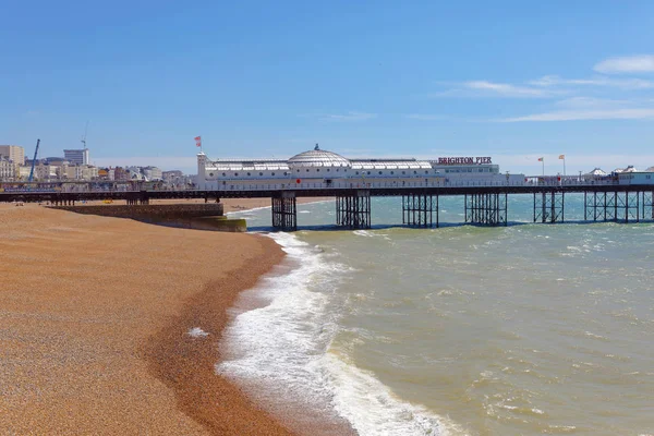 Brighton Great Britain Jun 2017 Brighton Pier Green Sea Pebble — ストック写真