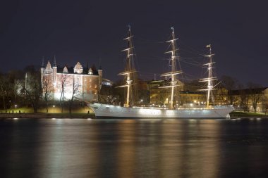 Nightscape güzel yelkenli gemi ve otel Af Chapman