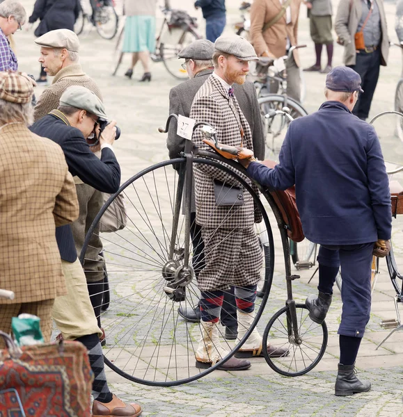 Stockholm Sept 2017 Hochradfahrrad Und Leute Altmodischen Tweed Kleidern Fahrrad — Stockfoto