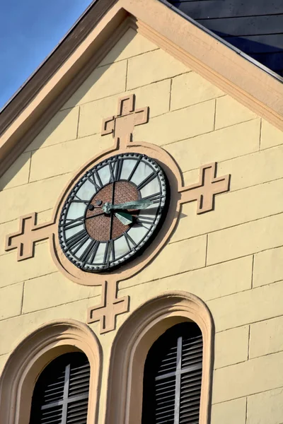 Час в церкви — стоковое фото