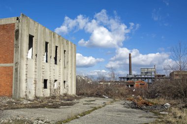 Sırbistan 'ın Loznica kentindeki yıkılmış viskoz fabrikası. Bir zamanlar lider ve güçlü bir fabrika olan Yugoslavya 'nın çöküşü tamamen çöktü..